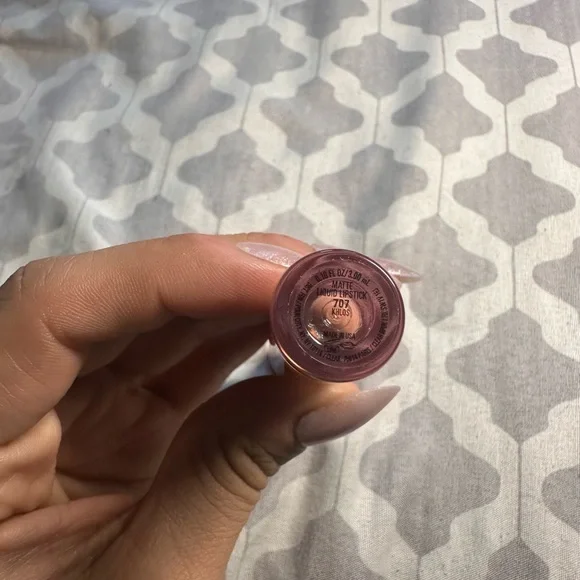 Kylie Cosmetics Lipstick (Khlo$ Matte) - Picture 2 of 6